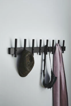 Roon & Rahn Reces Knagerække 98 Cm, Sort Specialmalet Eg -GEJST Butik 100811 2