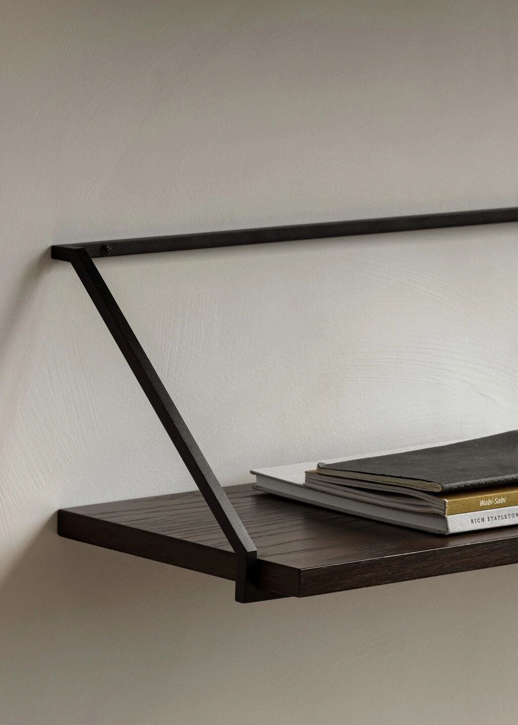 Audo Rail Hylde 92 Cm, Mørkbejdset Eg 5 Audo Rail Hylde 92 Cm, Mørkbejdset Eg - Billede 3