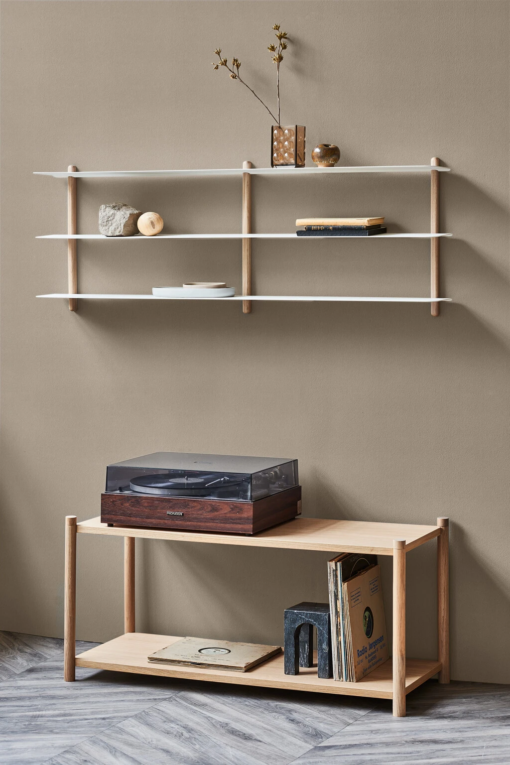 GEJST Nivo Hylde D 118 Cm, Eg/Hvid 5 GEJST Nivo Hylde D 118 Cm, Eg/Hvid - Billede 3