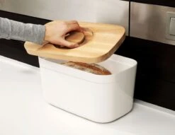 Joseph Joseph Brødkasse M. Skærebræt, Hvid -GEJST Butik 81097 3