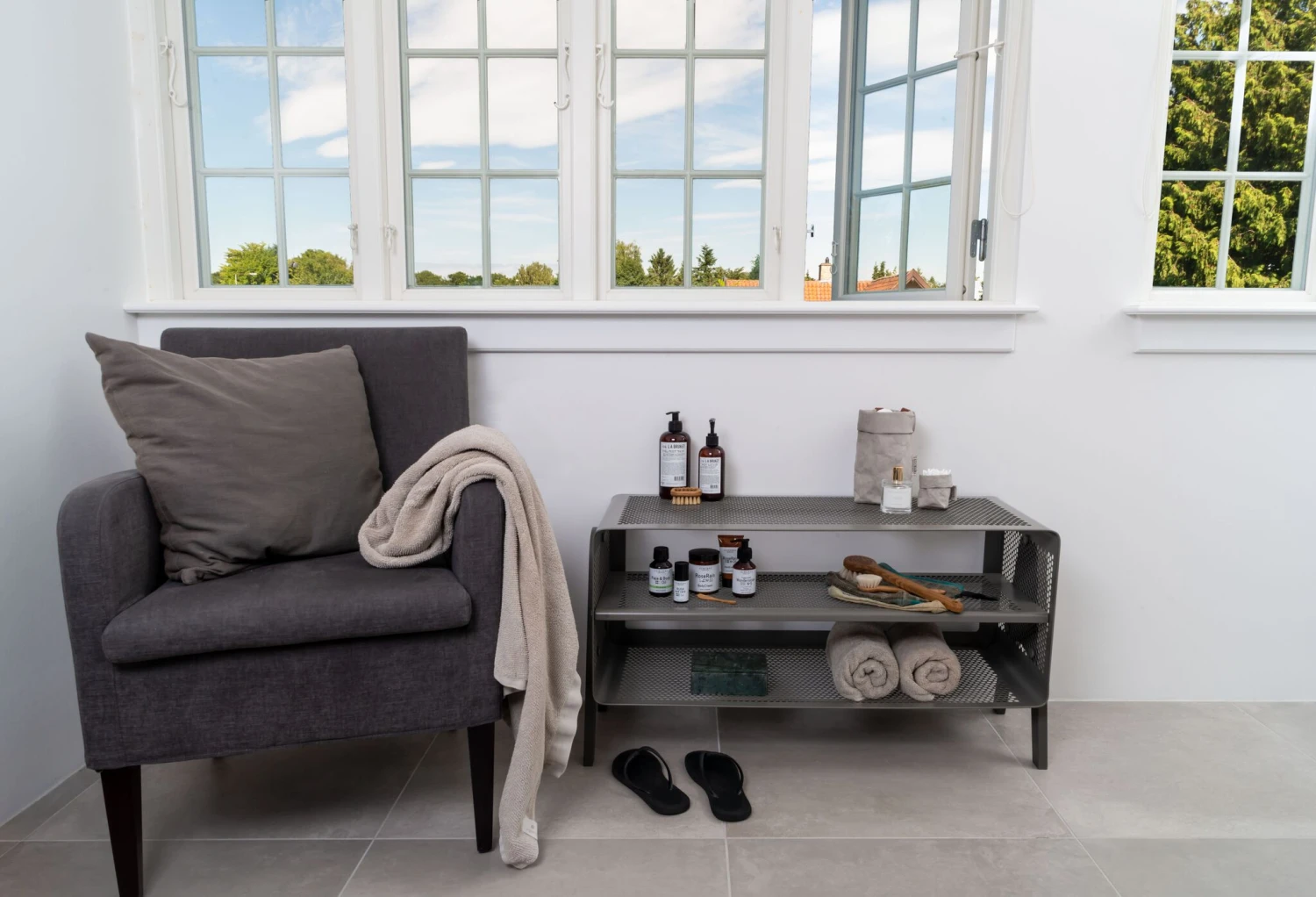 Tica Copenhagen Gulvreol Stor M. Ben, Mat Grå/Taupe 4 Tica Copenhagen Gulvreol Stor M. Ben, Mat Grå/Taupe - Billede 2